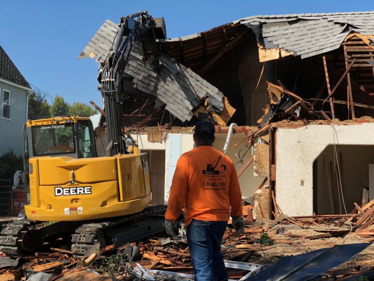 House Demolition Services Los Angeles, CA - Demoleaders